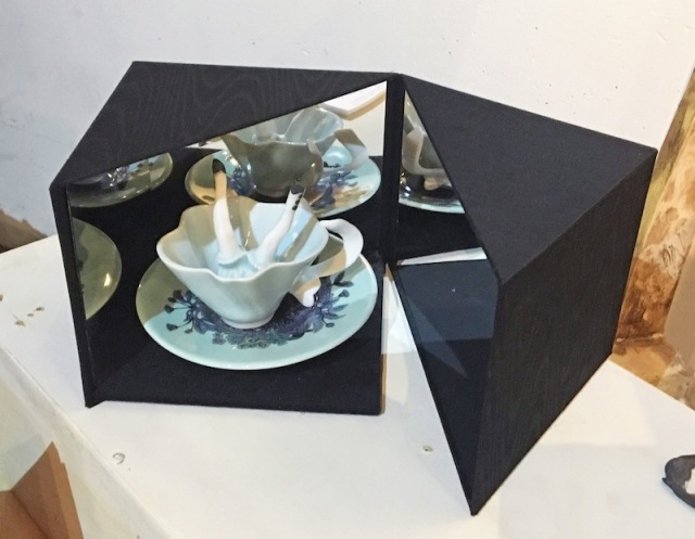 Alice_cupsaucer_1.jpg